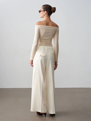 Dilvin Wide leg Pants in Beige