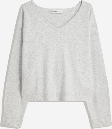 BershkaPulover - siva boja: prednji dio