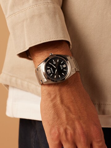 Montre à affichage analogique CITIZEN en argent