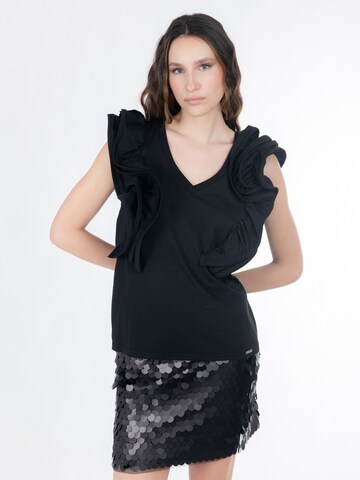 Influencer - Camiseta 'Flounce' en negro: frente