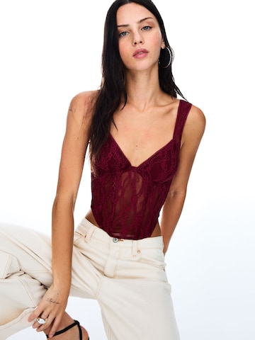 Bershka Top – červená: přední strana