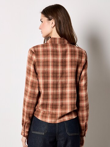 Apricot Blouse ' ' in Pink