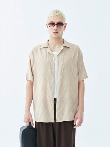 VAMOS CLO Comfort fit Button Up Shirt 'Birmingham' in Beige: front