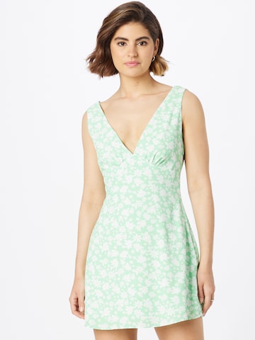 GLAMOROUS فستان صيفي بلون أخضر: الأمام