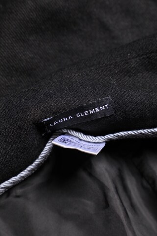 LAURA CLEMENT Skirt in S in Black