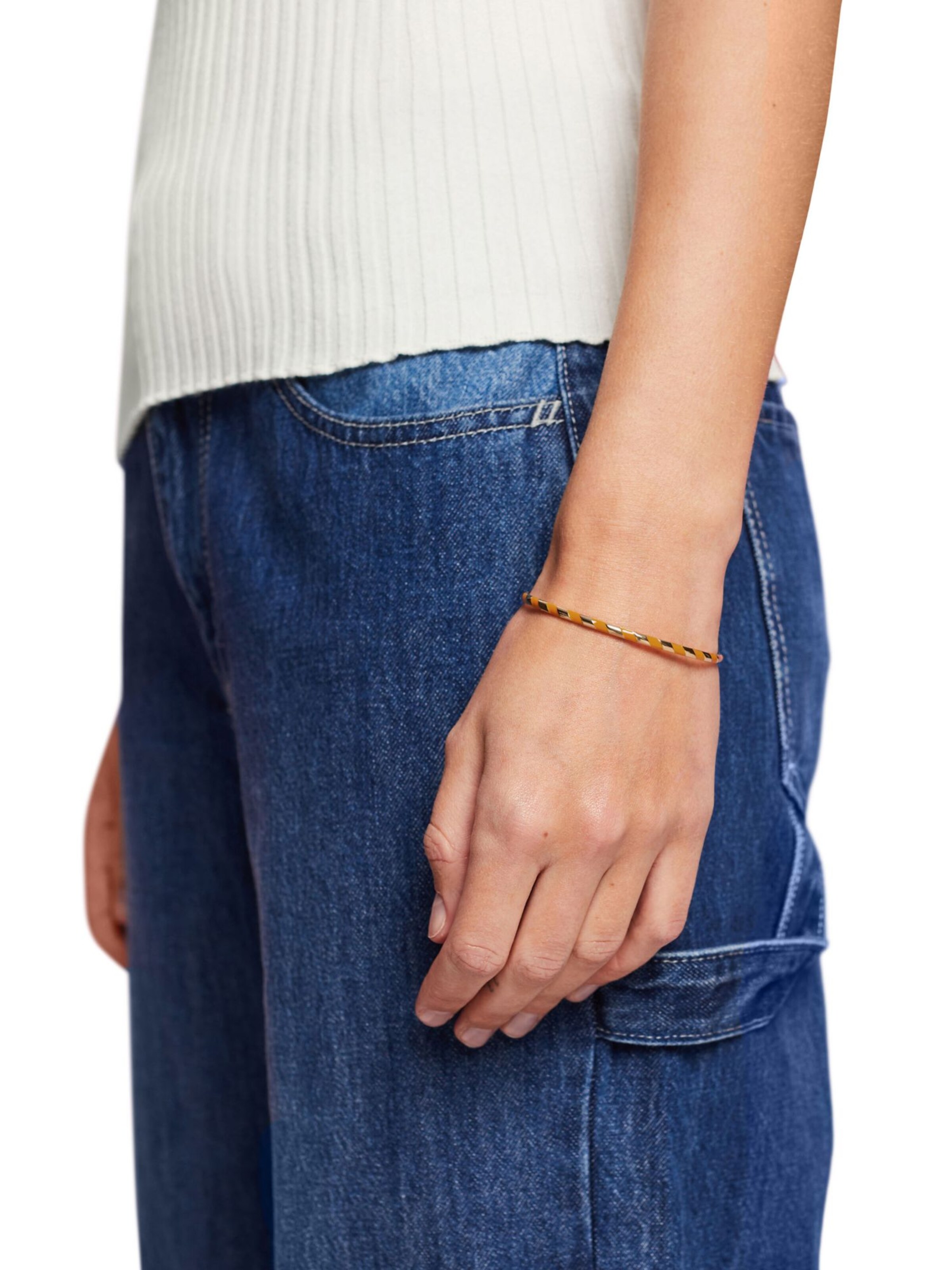 ESPRIT Bracelet in Gold: front