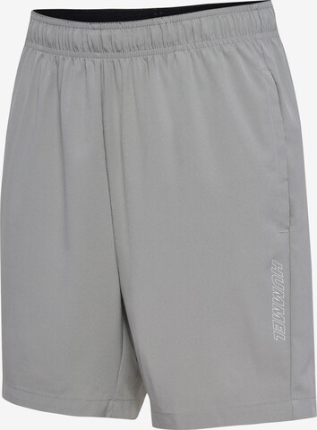 Hummel Regular Shorts in Grau