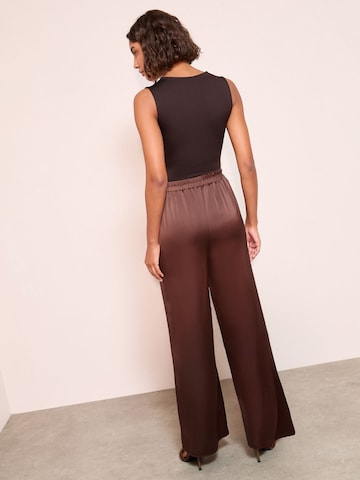 Friends Like These Szeroka nogawka Spodnie w kolorze brązowy