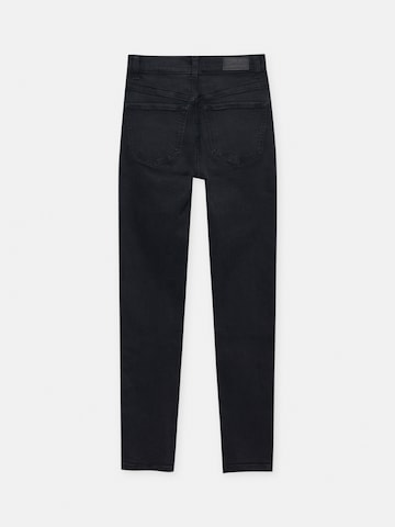 Pull&Bear Skinny Farkut värissä musta