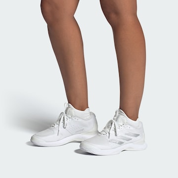 Chaussure de sport 'Avacourt 2' ADIDAS PERFORMANCE en blanc