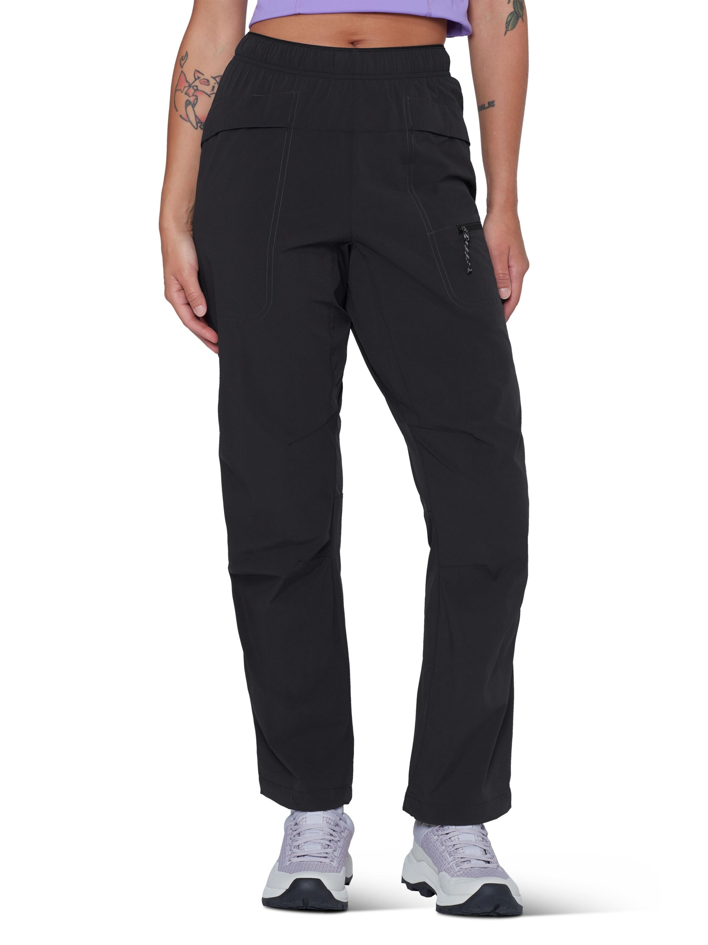 MAMMUT Regular Outdoor Pants in Black: front