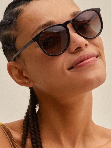 Pilgrim Sunglasses 'Sahara' in Brown
