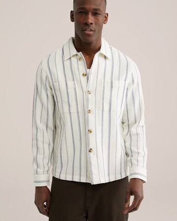Coupe regular Chemise WE Fashion en blanc : devant