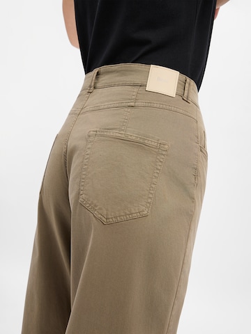BRAX Barrel Jeans 'Megan' in Brown
