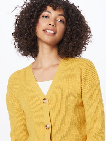 Cardigan 'Mala' ABOUT YOU en jaune