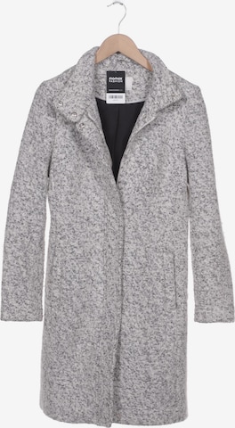 VILA Jacket & Coat in M in Grey: front