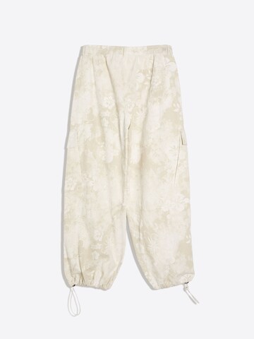 Bershka Baggy Hose 'HIBISCUS' in Beige