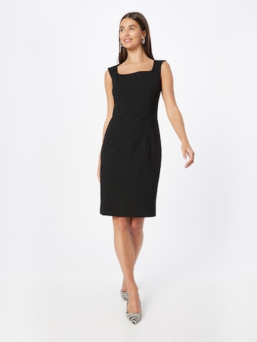 Robe fourreau COMMA en noir : devant