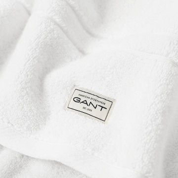 GANT Shower Towel in White