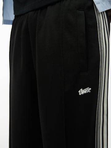 Loosefit Pantaloni di Pull&Bear in nero