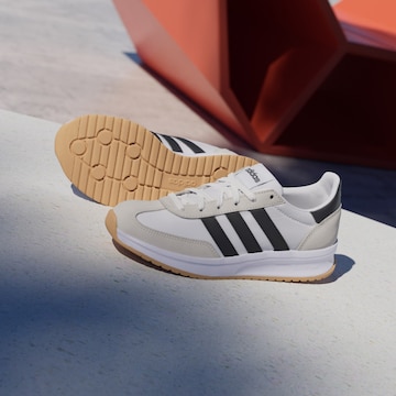 ADIDAS SPORTSWEAR - Sapatilhas baixas 'Run 70s 2.0' em branco