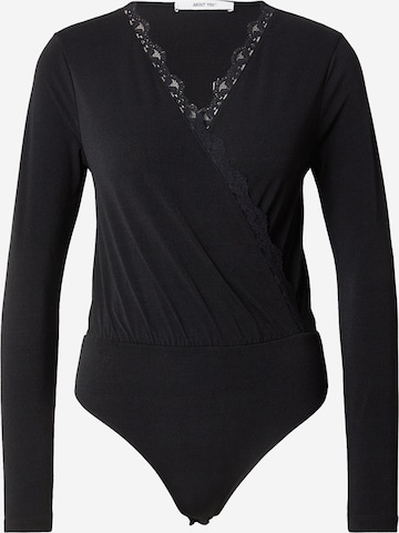 juoda ABOUT YOU Marškinėliai-glaustinukė 'Arlene': priekis