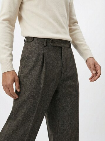 TRAPP Свободный крой Плиссированные брюки в Серый