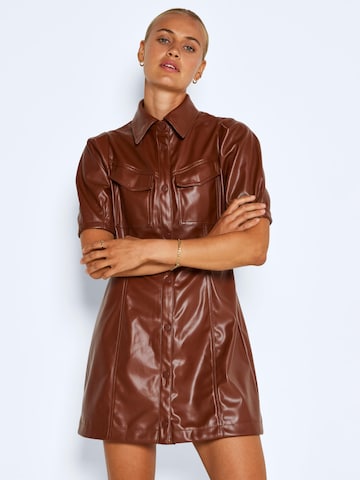 Robe-chemise 'Pushy' Noisy may en marron : devant