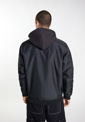 TUFFSKULL Weatherproof jacket in Black