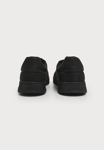 Sneaker bassa di bugatti in nero