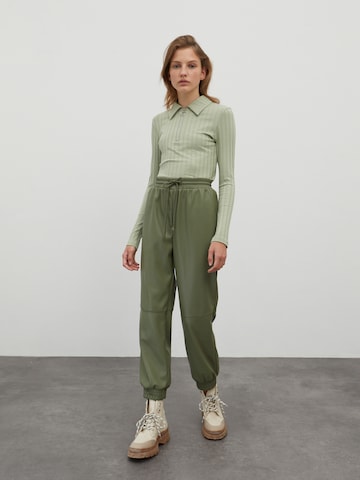 Effilé Pantalon 'Madison' EDITED en vert