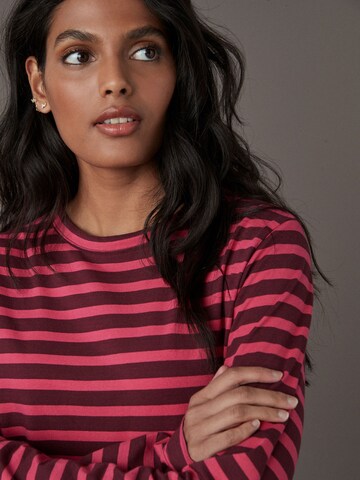 Next Shirt in Roze