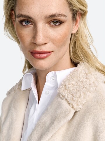 Rich & Royal Övergångsjacka i beige