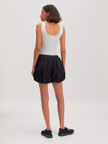 EDITED Shorts 'Sanja' in Schwarz