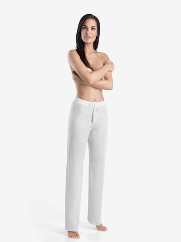 Hanro Loose fit Pants ' Cotton Deluxe ' in White: front
