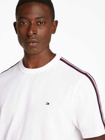TOMMY HILFIGER Μπλουζάκι 'GLOBAL STRIPE' σε λευκό