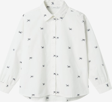 NAME IT Blouse in White: front
