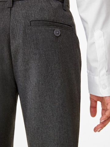 Regular Pantalon Next en gris