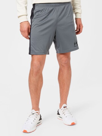 UNDER ARMOURregular Sportske hlače 'Challenger' - siva boja: prednji dio