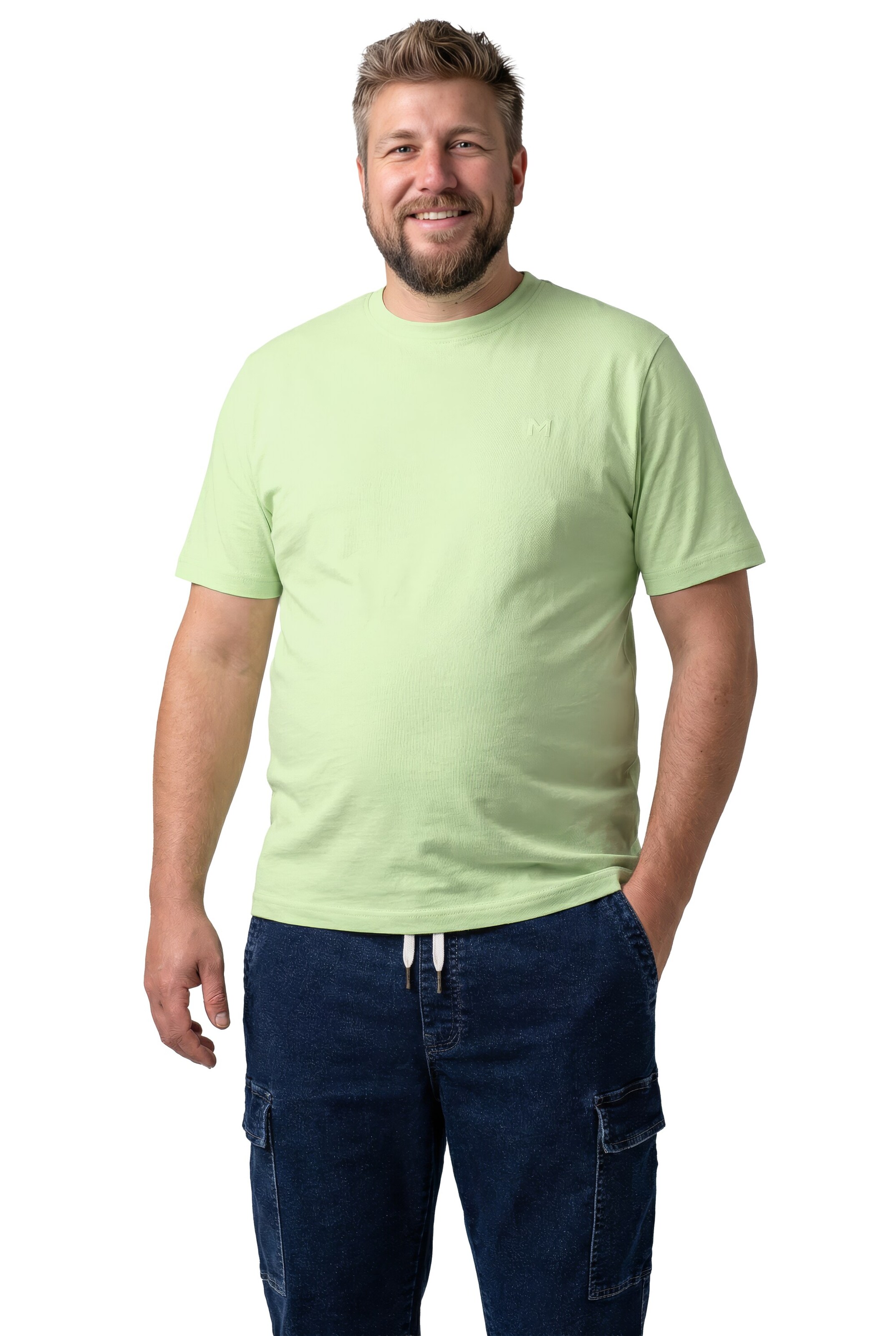 Men Plus Shirt in Green: front