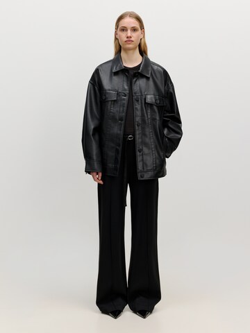 évasé Pantalon 'Xiara' EDITED en noir