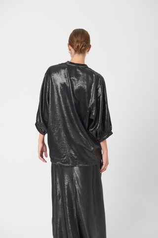 SOAKED IN LUXURY Bluse in Schwarz