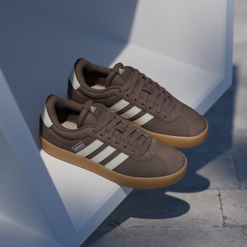 ADIDAS SPORTSWEAR Tenisky 'VL Court 3.0' – hnědá