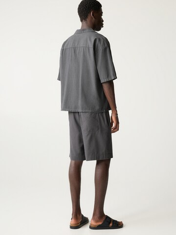 Pull&Bear Loose fit Trousers in Grey