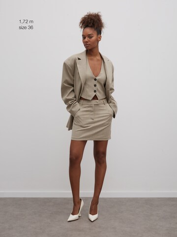 RÆRE by Lorena Rae Kjol i beige