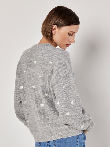 Apricot Sweater ' ' in Grey