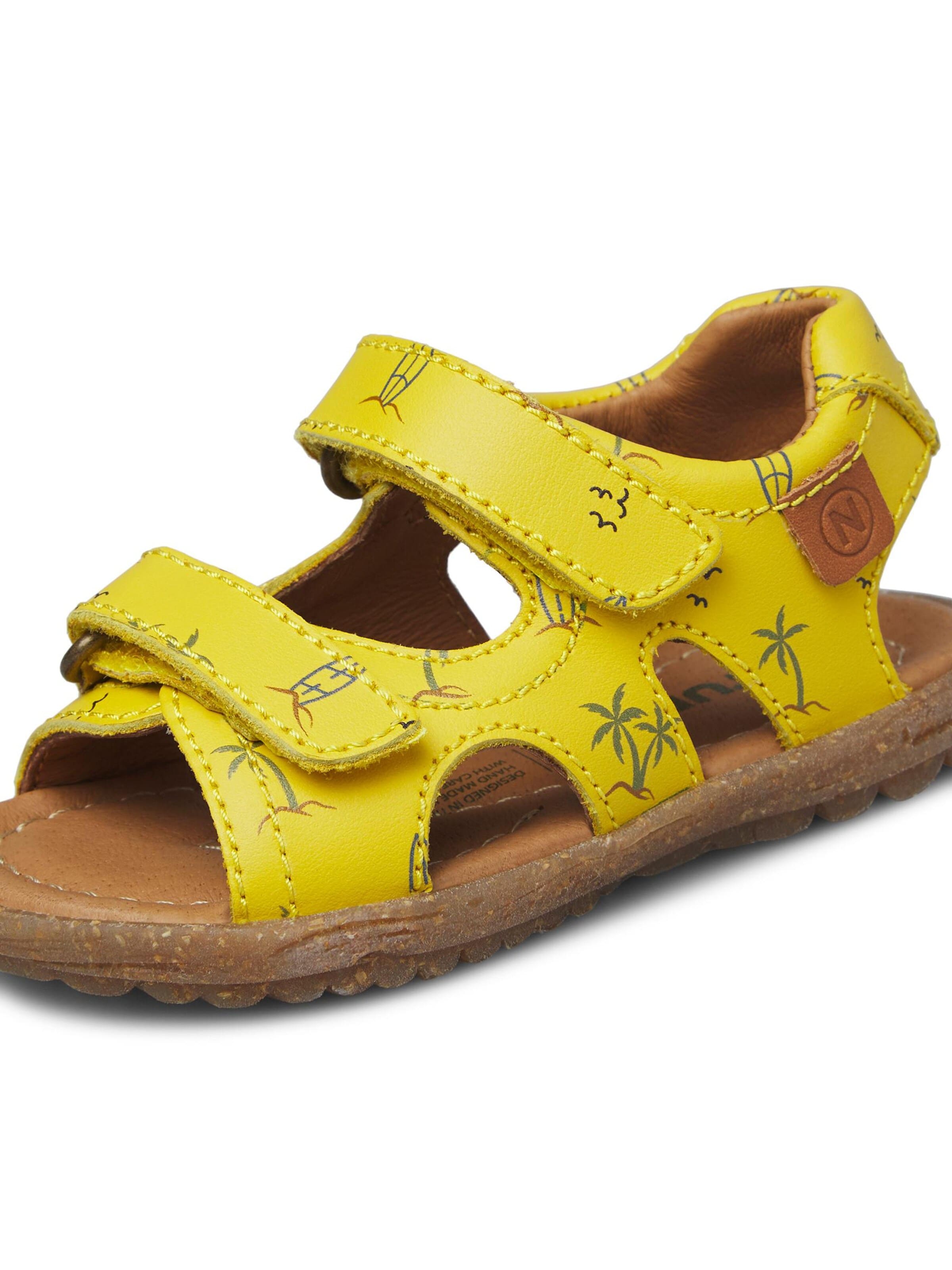 Chaussures ouvertes 'SKY' NATURINO en jaune : devant