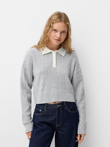 Pull-over Bershka en gris : devant