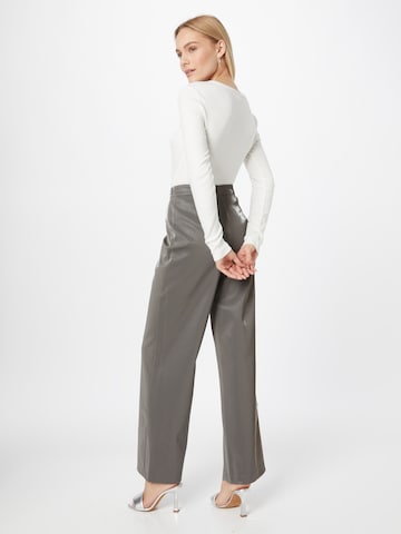 Wide leg Pantaloni de la NA-KD pe gri