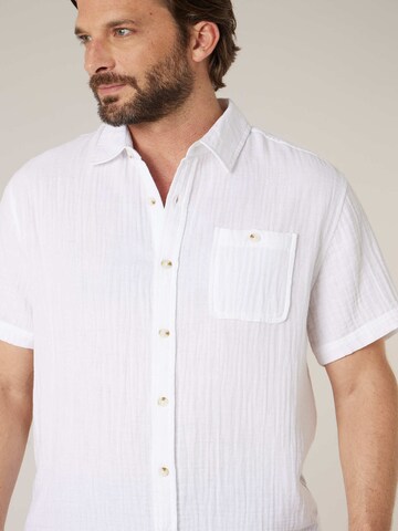 Coupe regular Chemise 'Squizz' Deeluxe en blanc